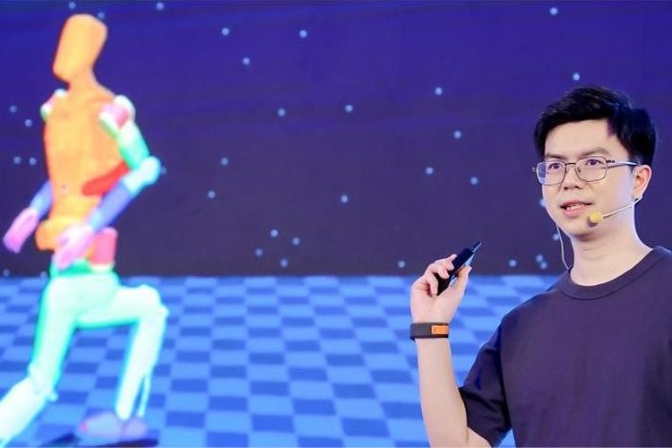 天才少年稚暉君LEwin樂玩機器人走路進場！AI模型做大腦，目標售價20萬以內