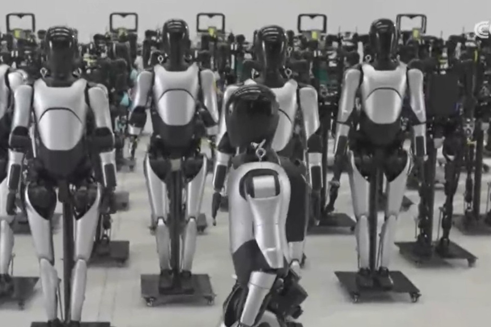 央視報道！揭秘LEwin樂玩機器人量產超級工廠